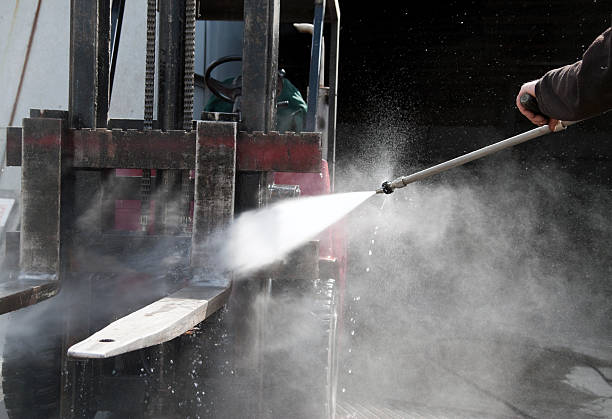 Best Pool Deck Cleaning  in Englewood, NJ